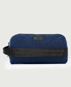 SUPERDRY Expedition Wash Bag Dark Moss -Sportswear Sales 2022 upload9223368955665894468 1