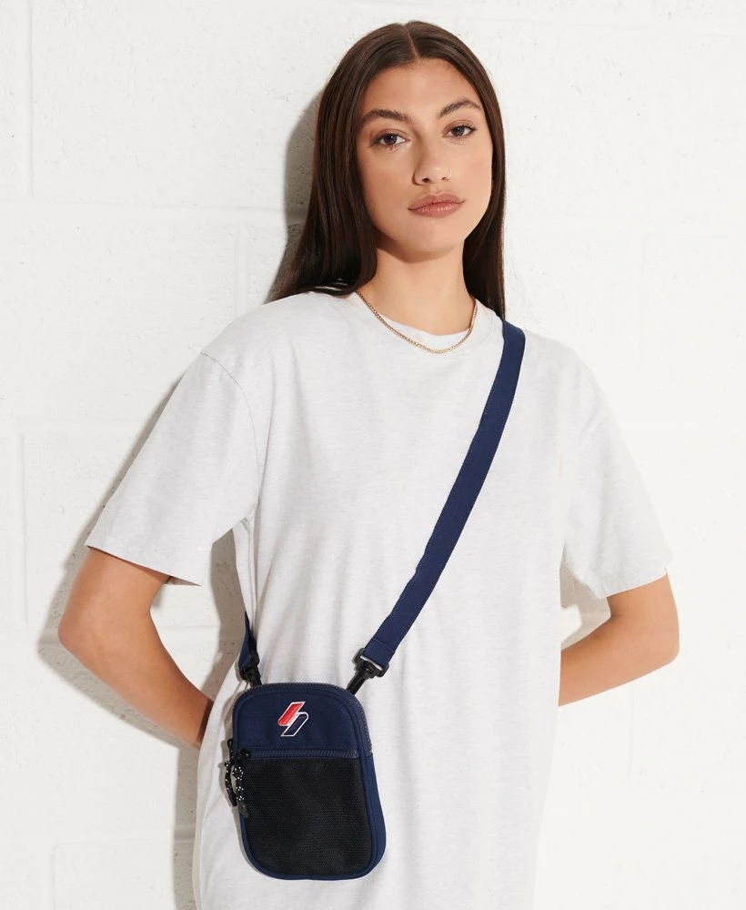 SUPERDRY Unisex Sport Pouch Risk Red 1 SUPERDRY Unisex Sport Pouch Risk Red