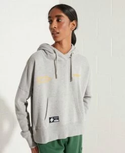 SUPERDRY Cooperate Logo Crop Hoodie Optic -Sportswear Sales 2022 upload9223368955665940392 3